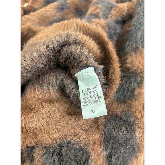 Threaded Leaf Brown Faux Fur Cardigan with Irridescent Pearl and Gold Buttons XL - Picture 5 of 8